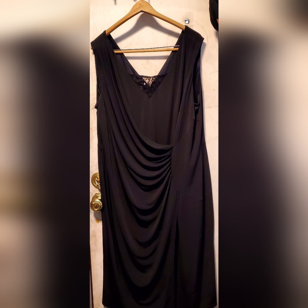 London Times Black Sleeveless V-Neck Womens Plus Size 22 Sequin Accent Dress